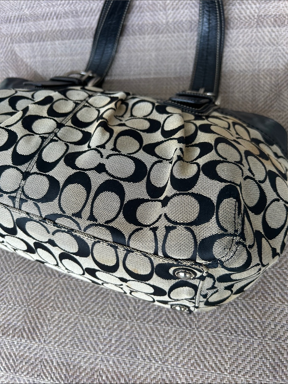 Coach F13742 Soho Black Pleated Leather Trim Signature Canvas Shoulder Bag. - Picture 11 of 16